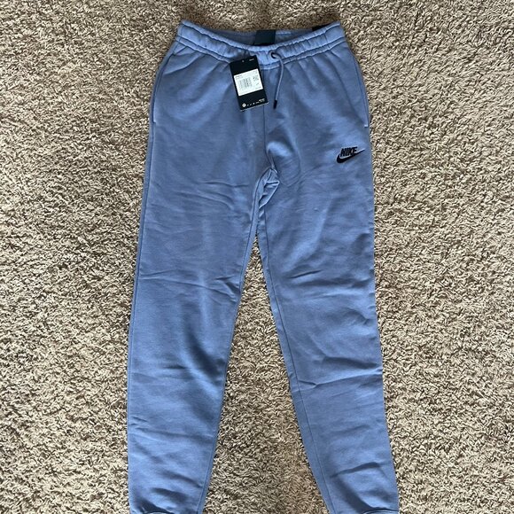 Nike Women's Joggers NWT - Picture 1 of 5